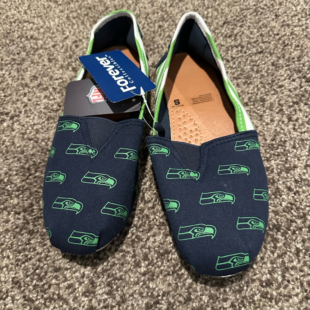 Forever Collectibles Navy and Green Slip-On Shoes